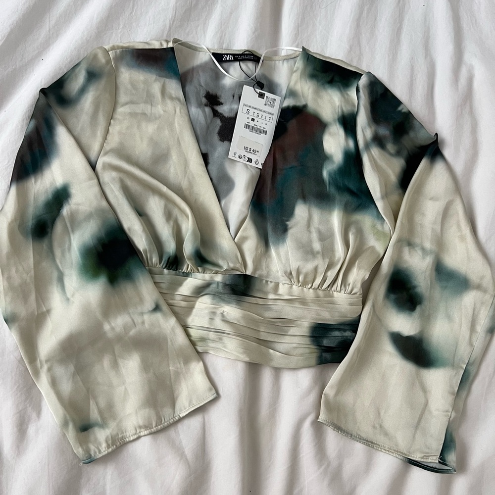 Zara Women's Green and White Top